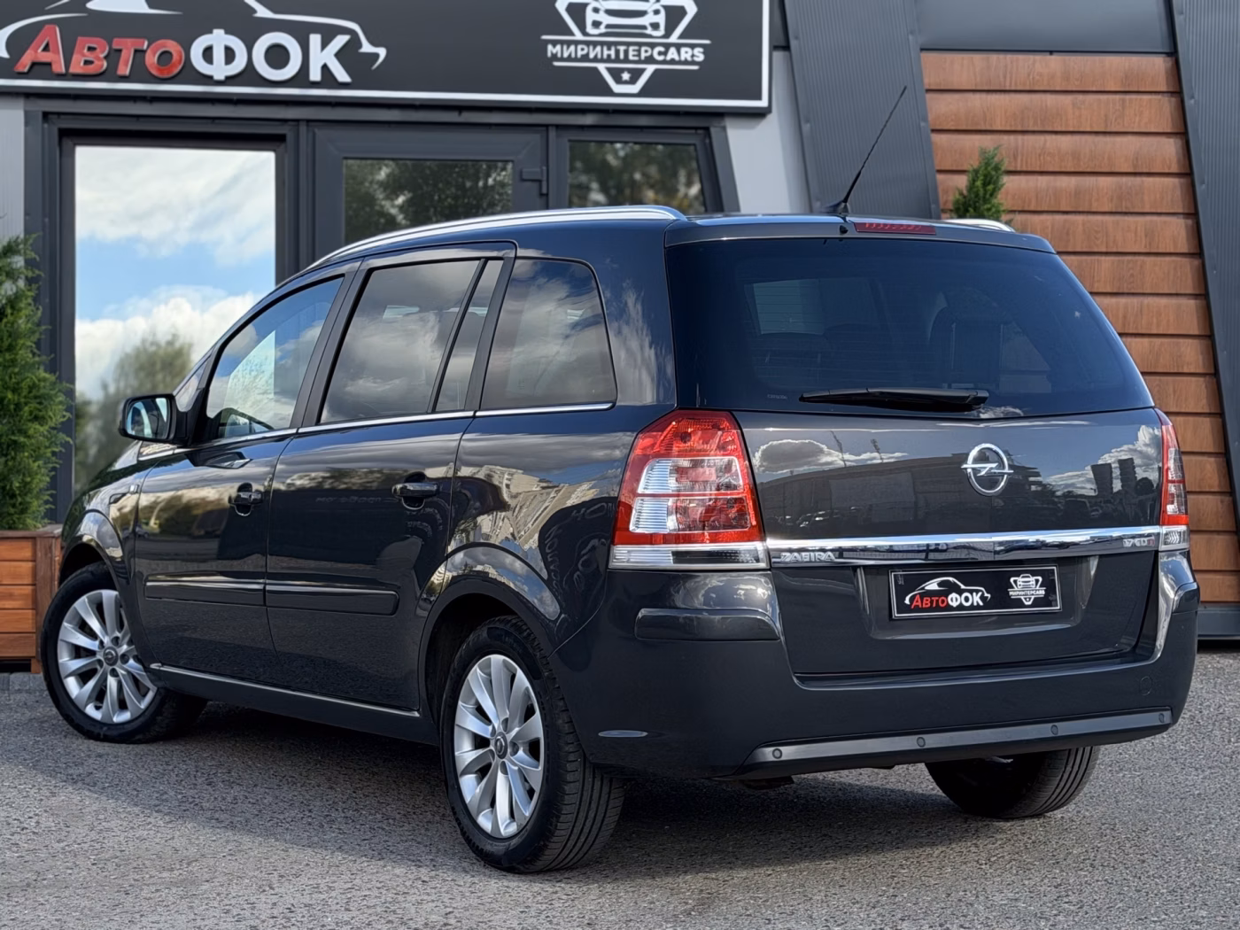 Opel Zafira фото 5