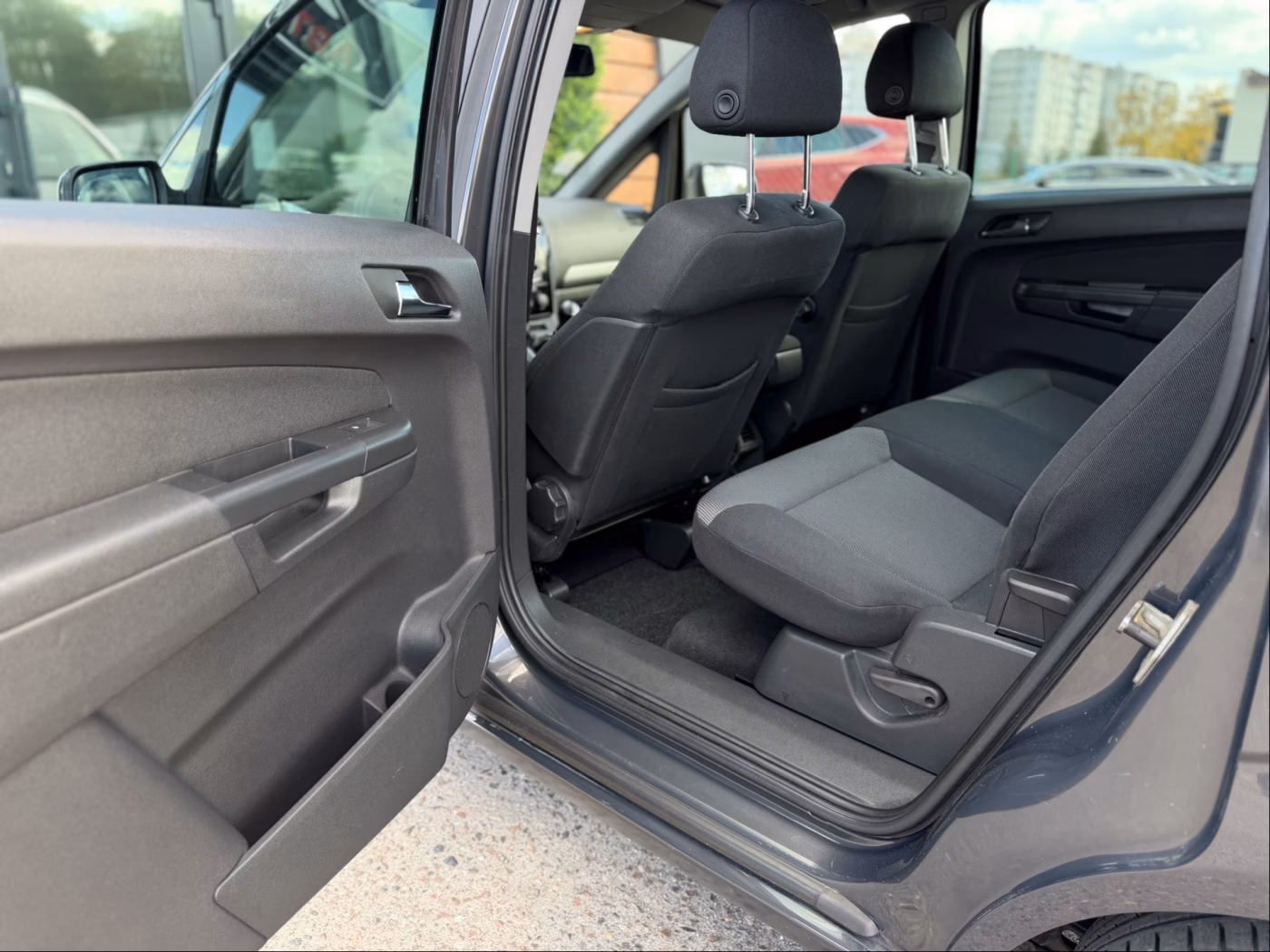 Opel Zafira фото 10
