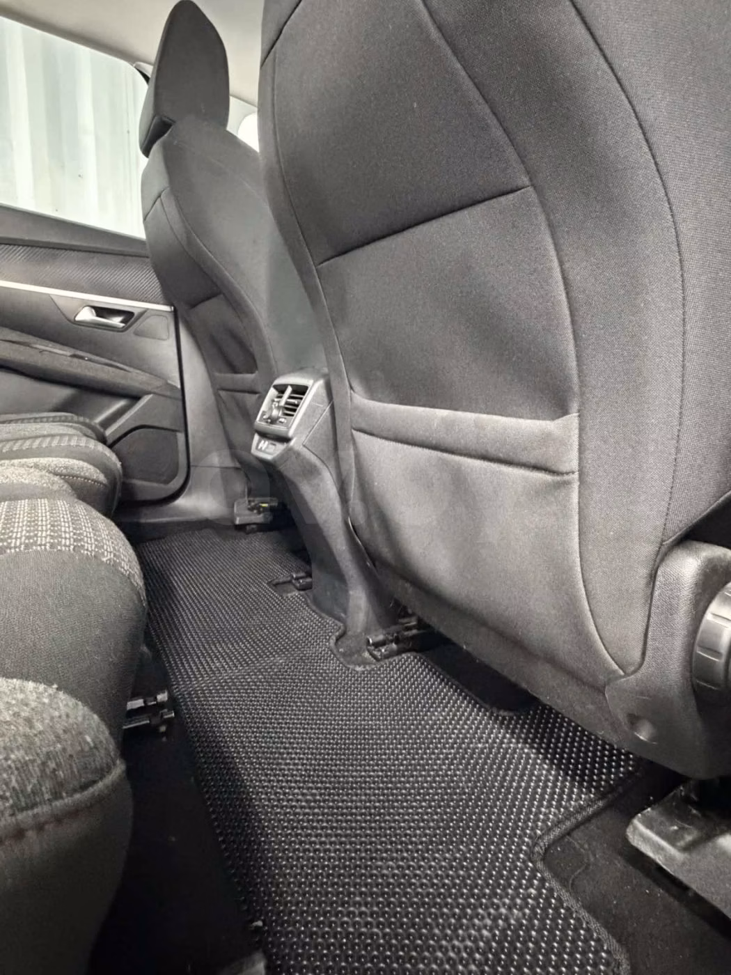 Peugeot 5008 фото 10