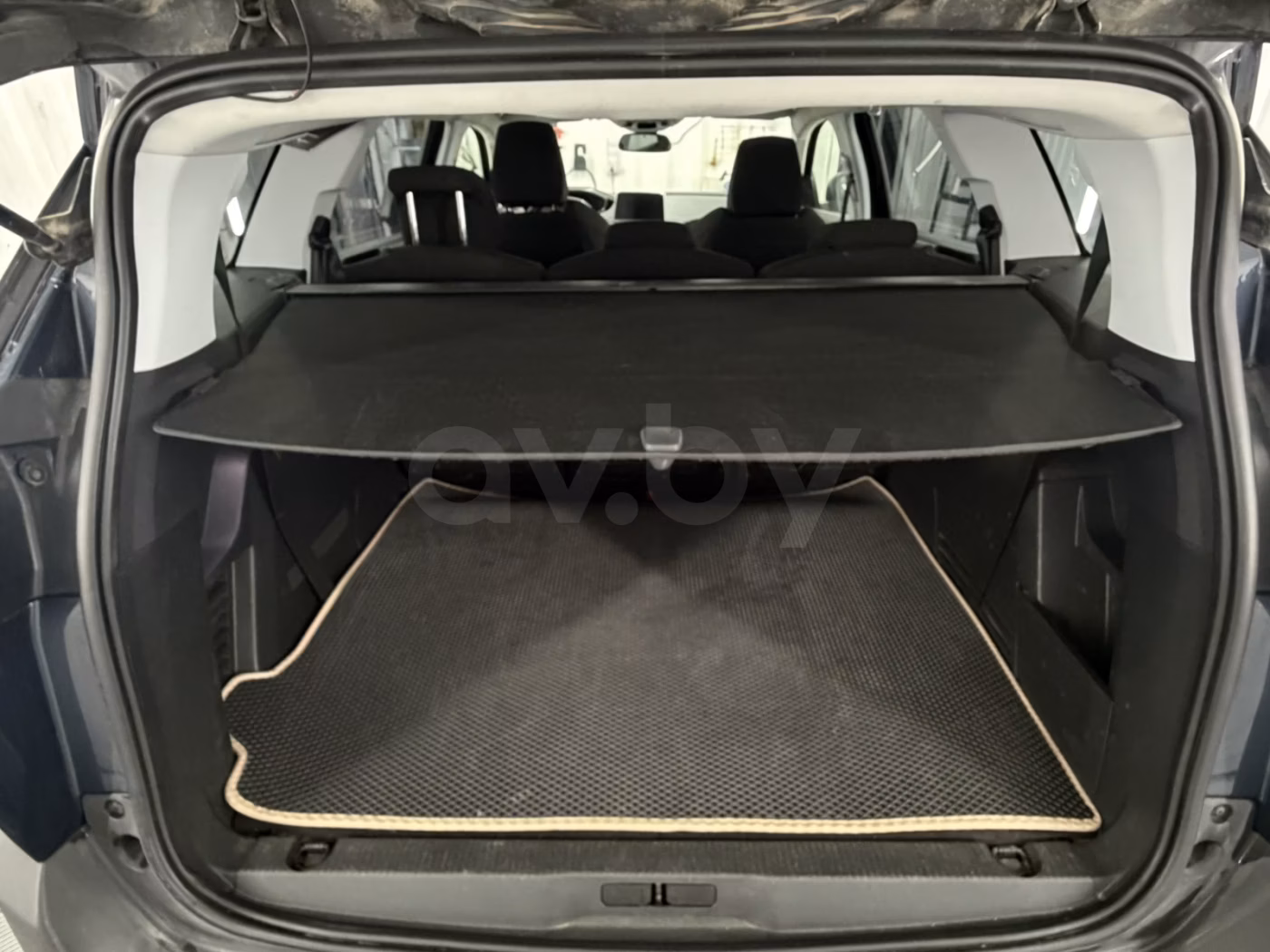 Peugeot 5008 фото 11