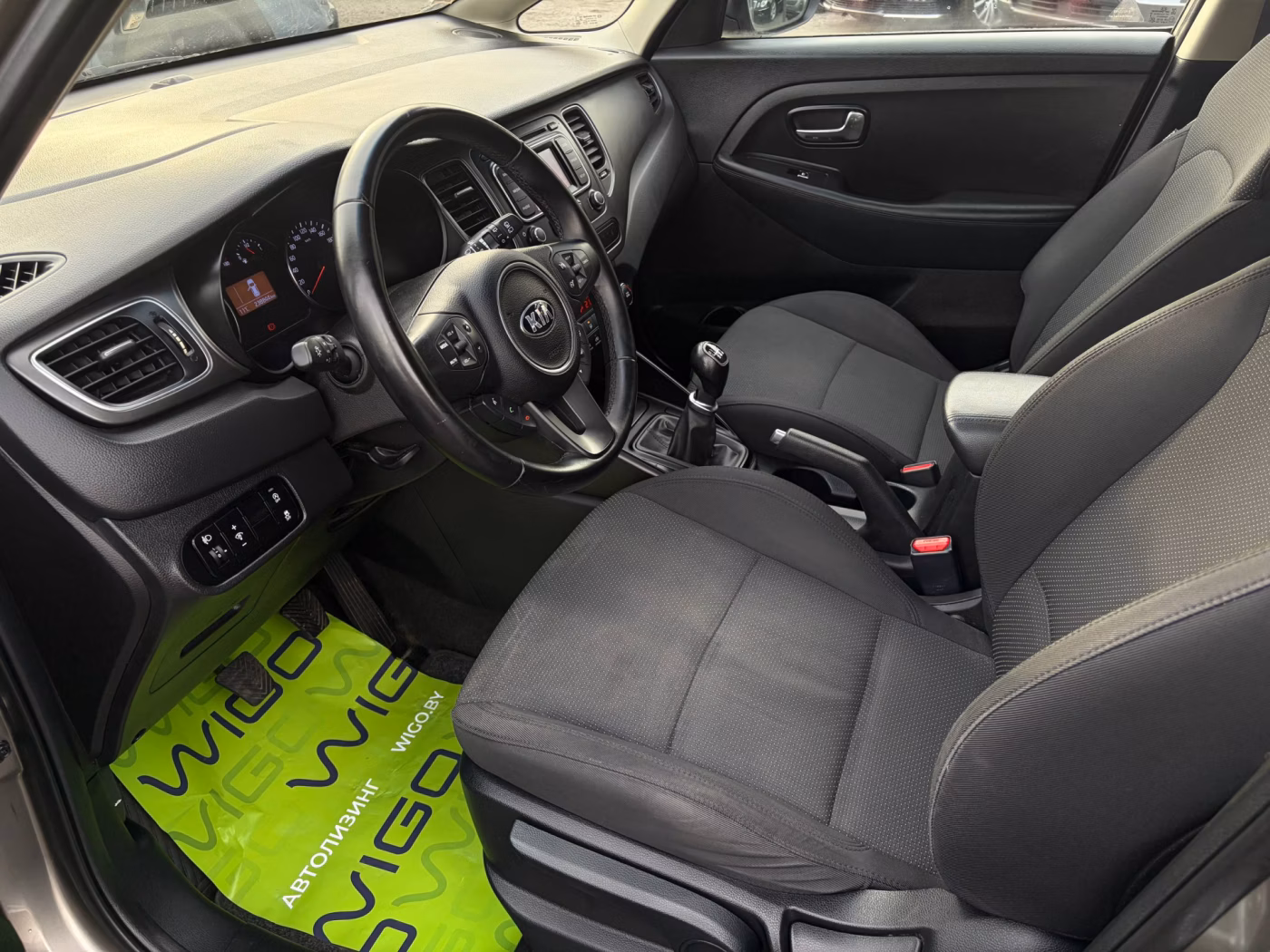 Kia Carens фото 9