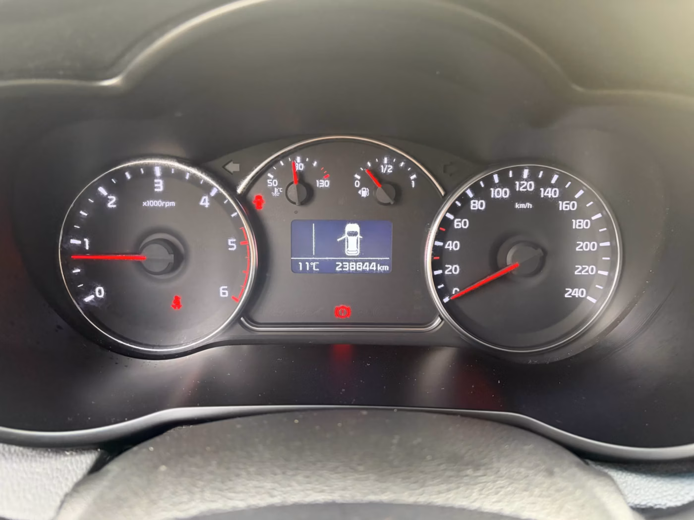 Kia Carens фото 11