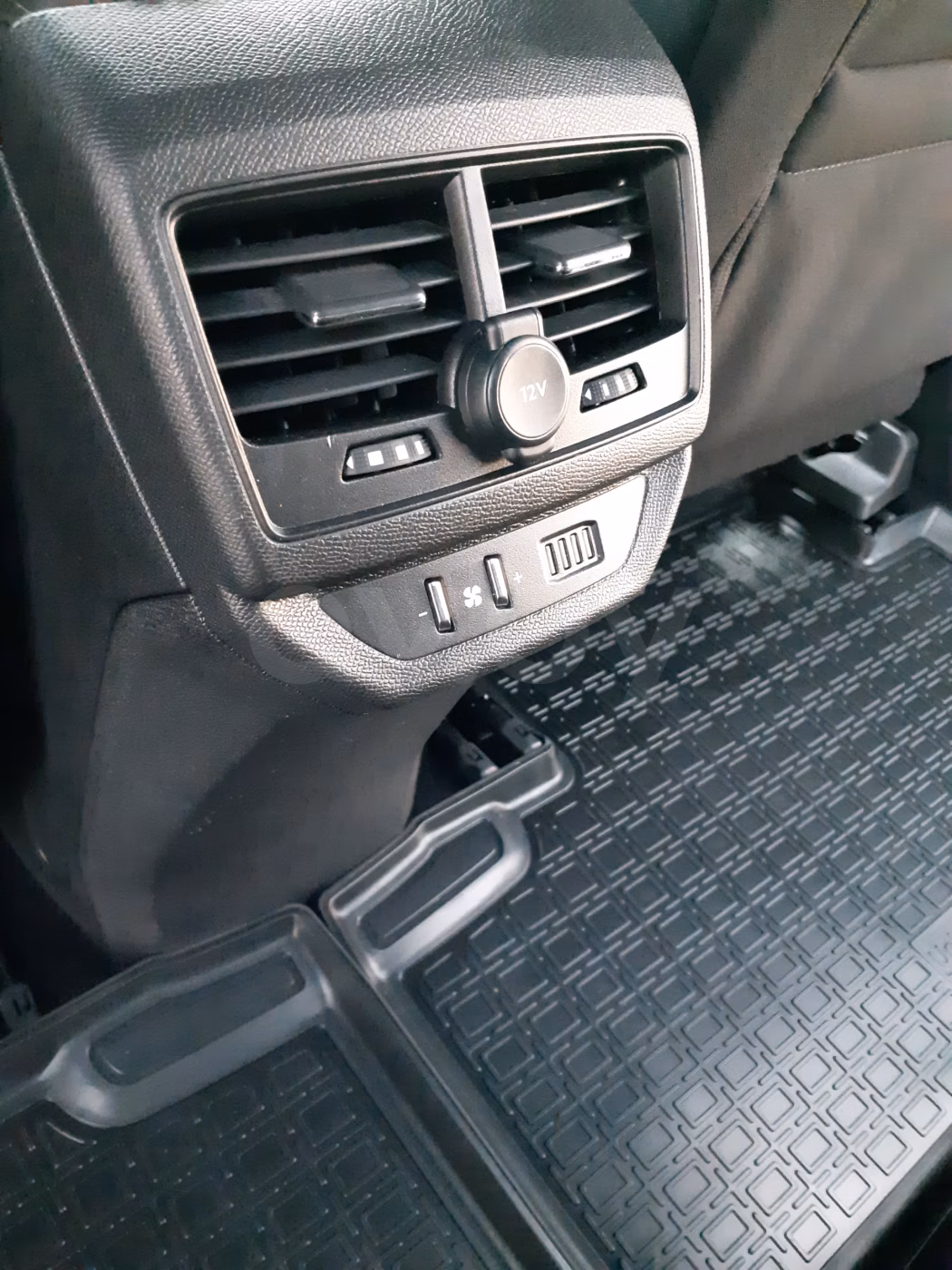 Peugeot 5008 фото 14