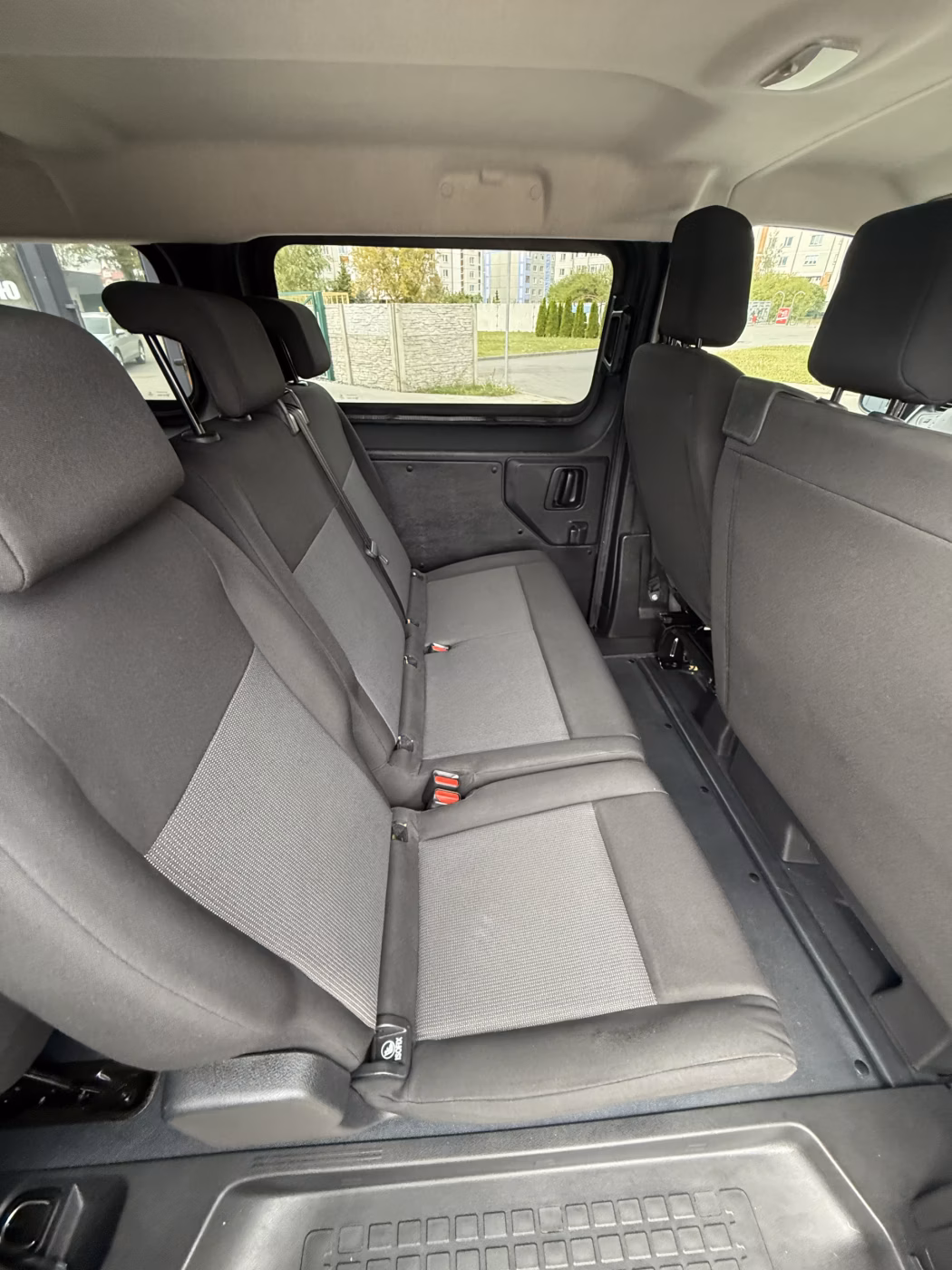 Peugeot Traveller фото 10