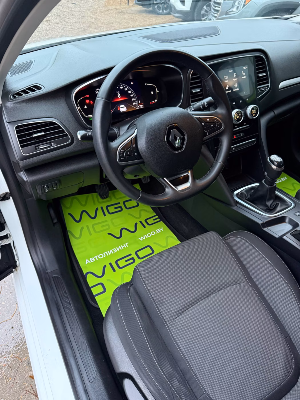 Renault Megane фото 9