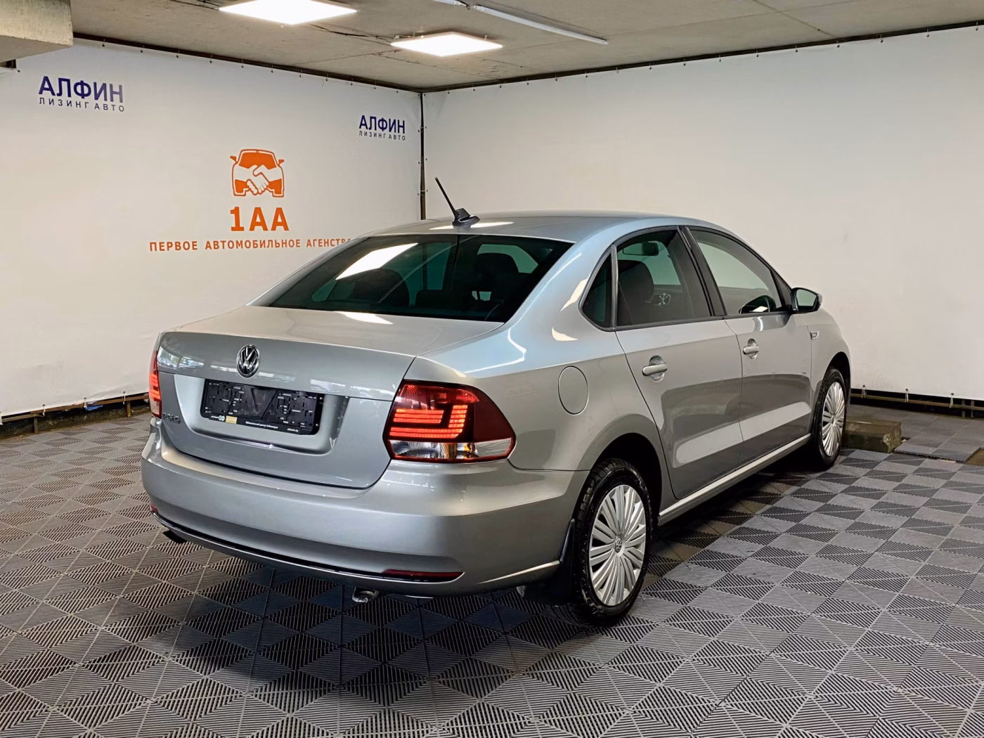 Volkswagen Polo Sedan фото 3