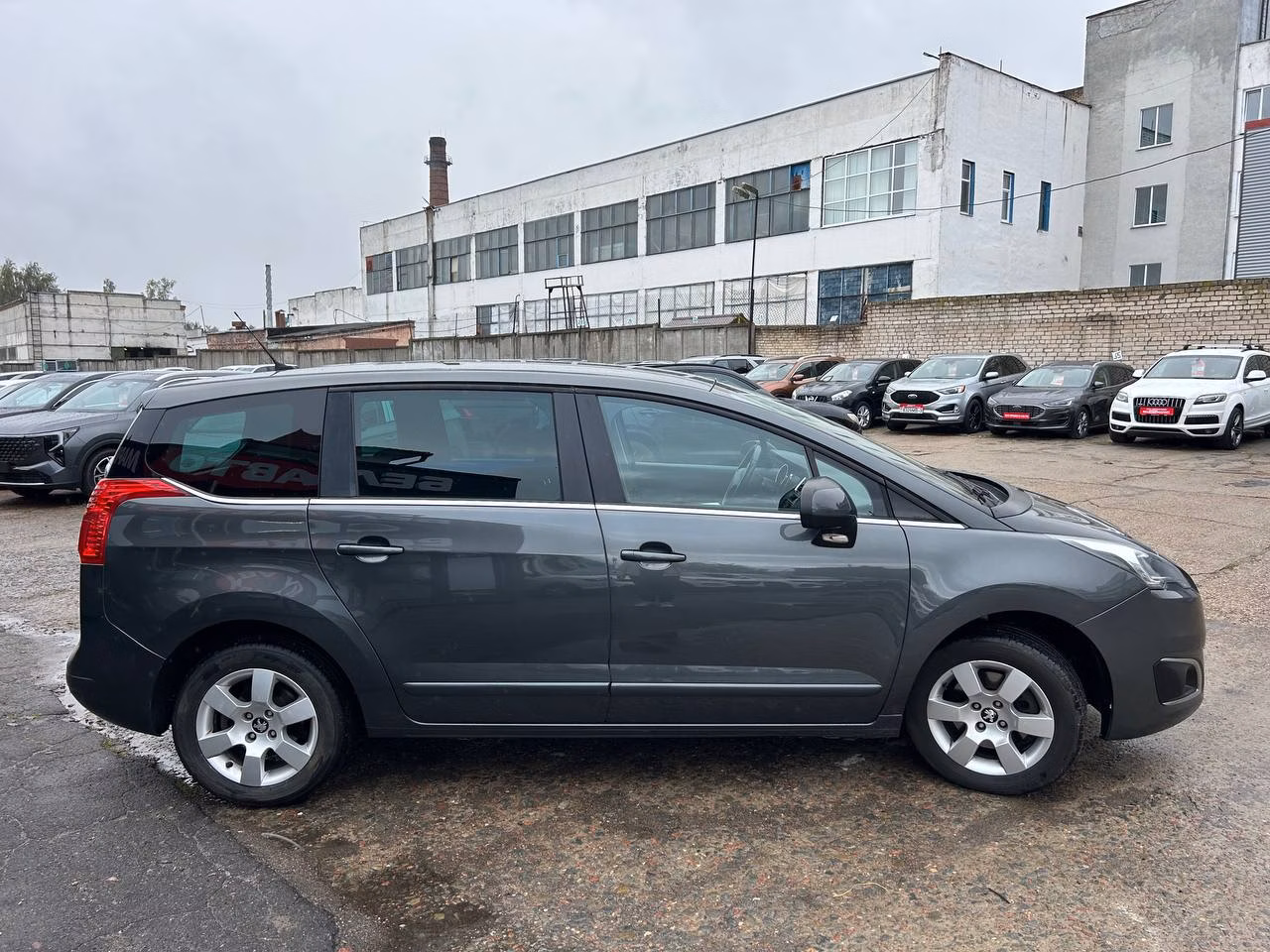 Peugeot 5008 фото 4