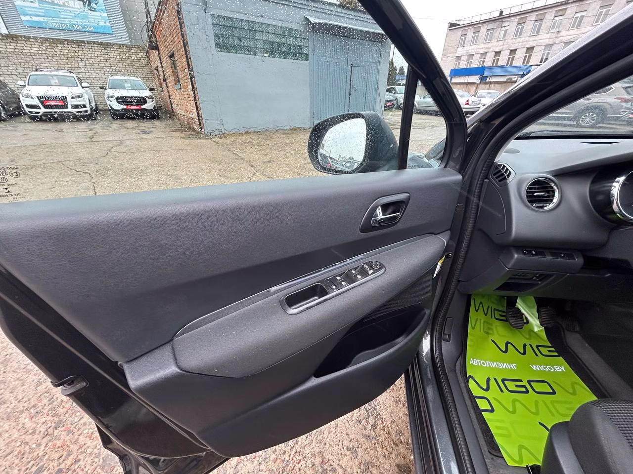 Peugeot 5008 фото 10