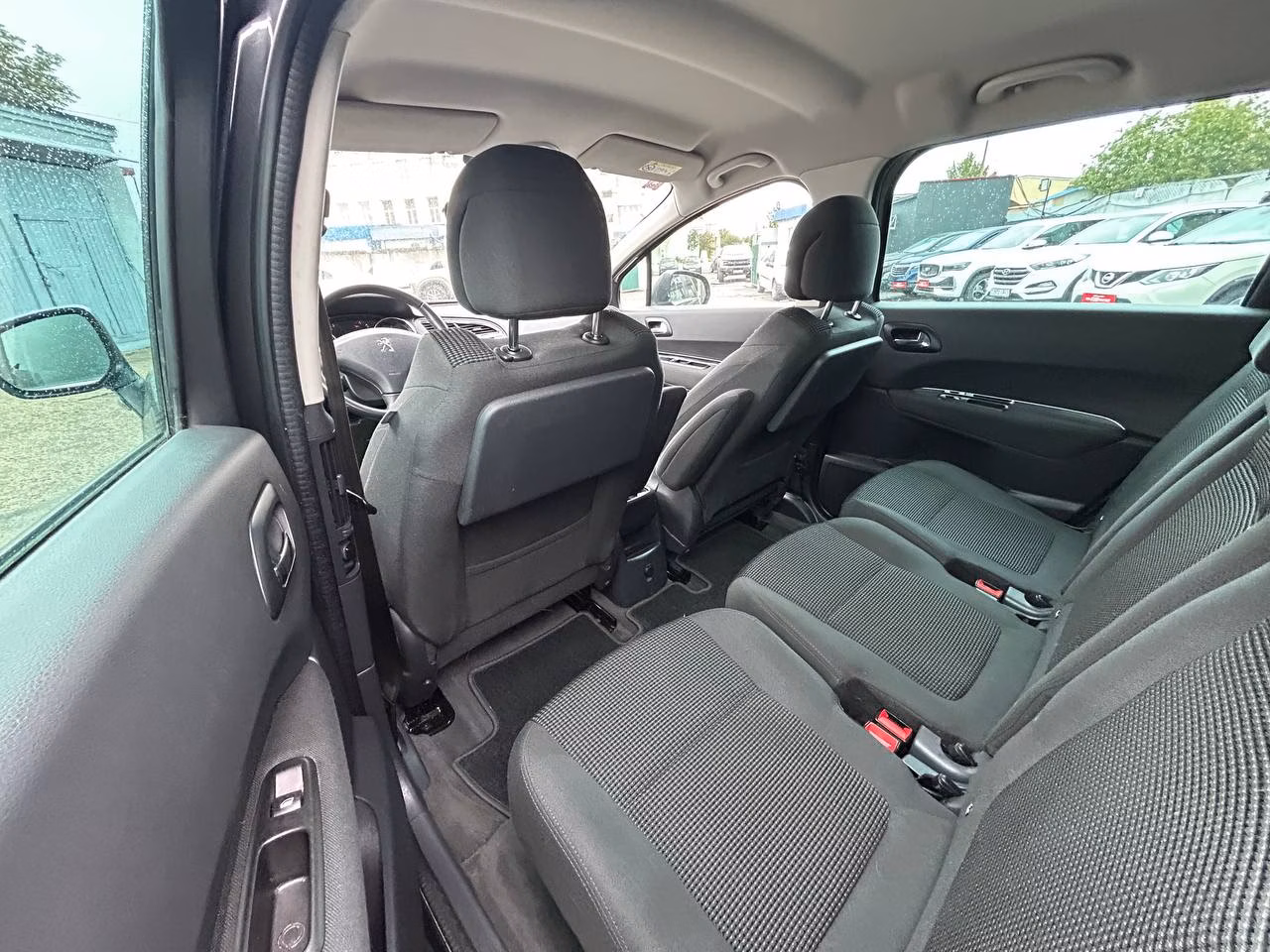 Peugeot 5008 фото 11