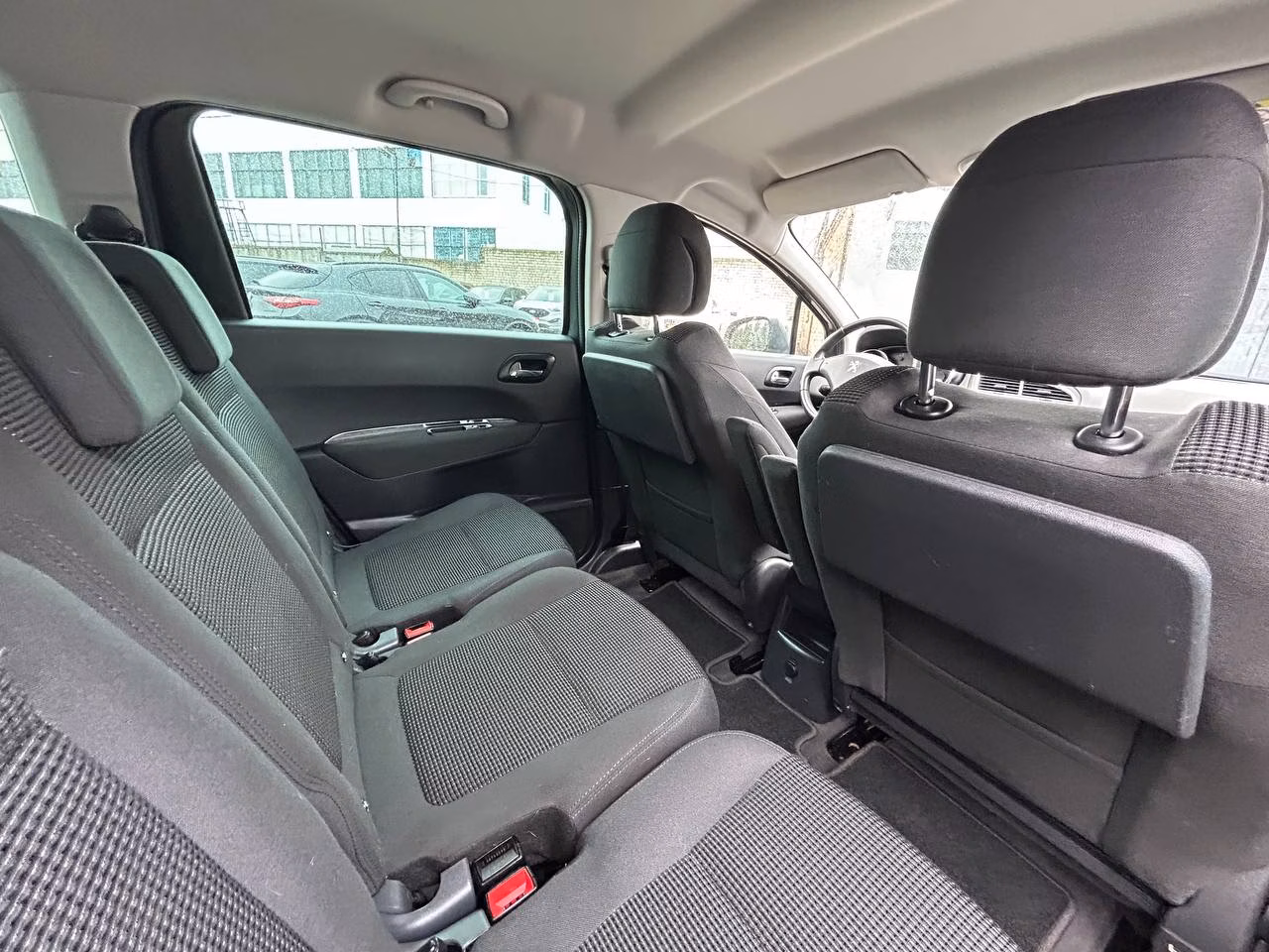 Peugeot 5008 фото 14