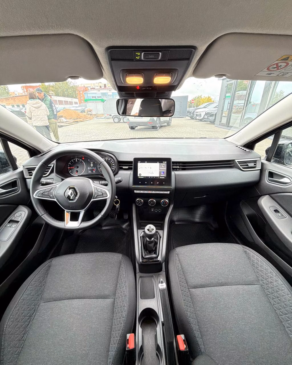 Renault Clio фото 11