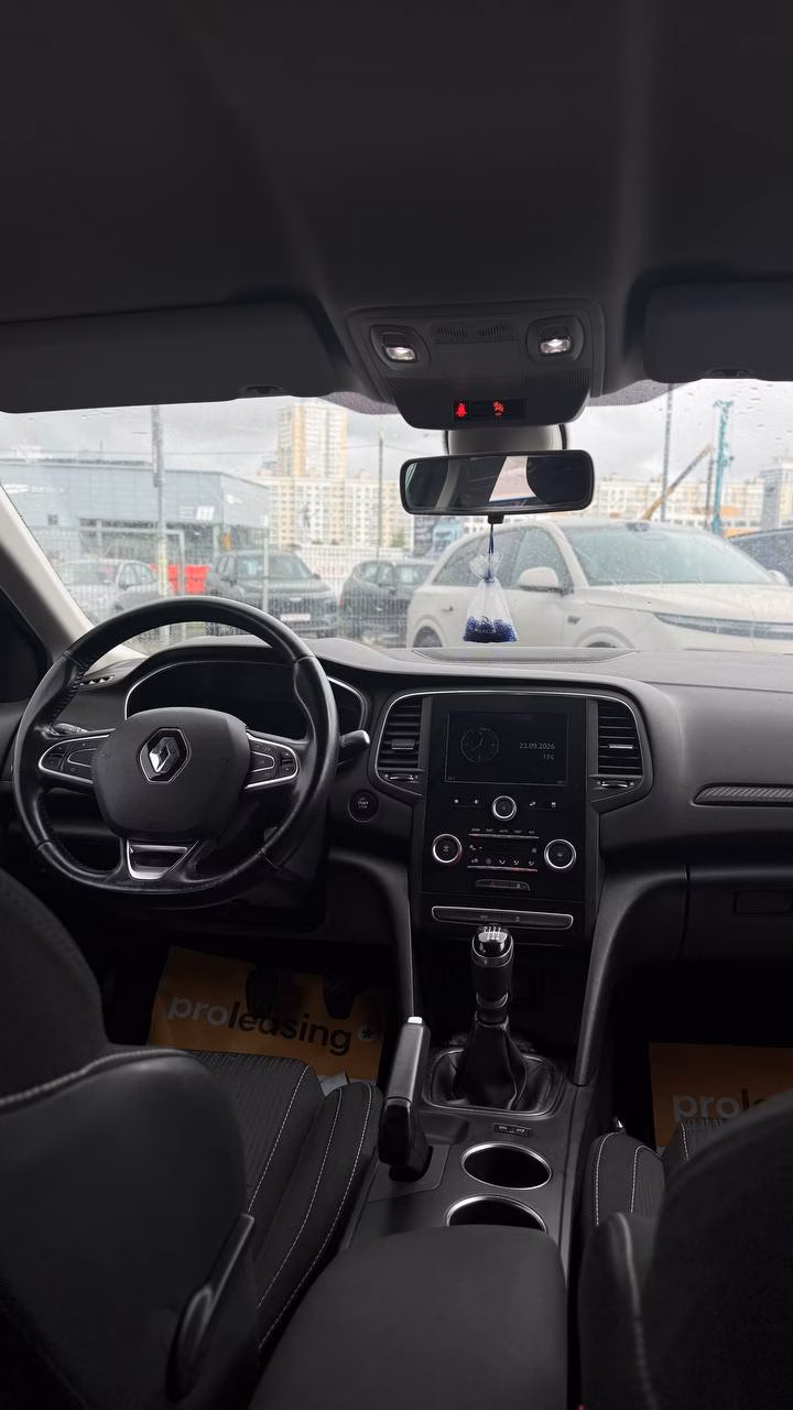 Renault Megane фото 11