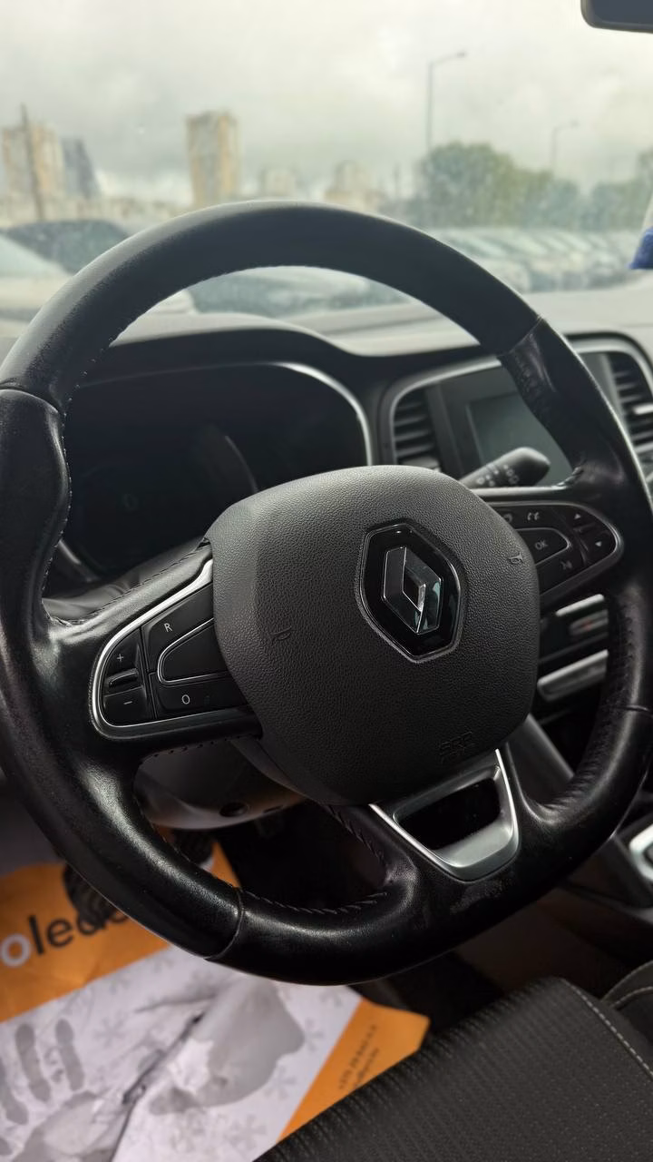 Renault Megane фото 12