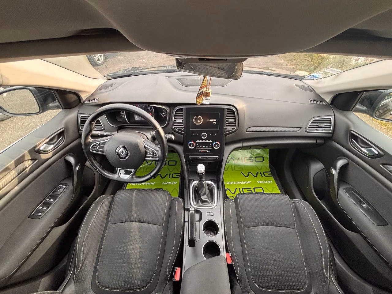 Renault Megane фото 10
