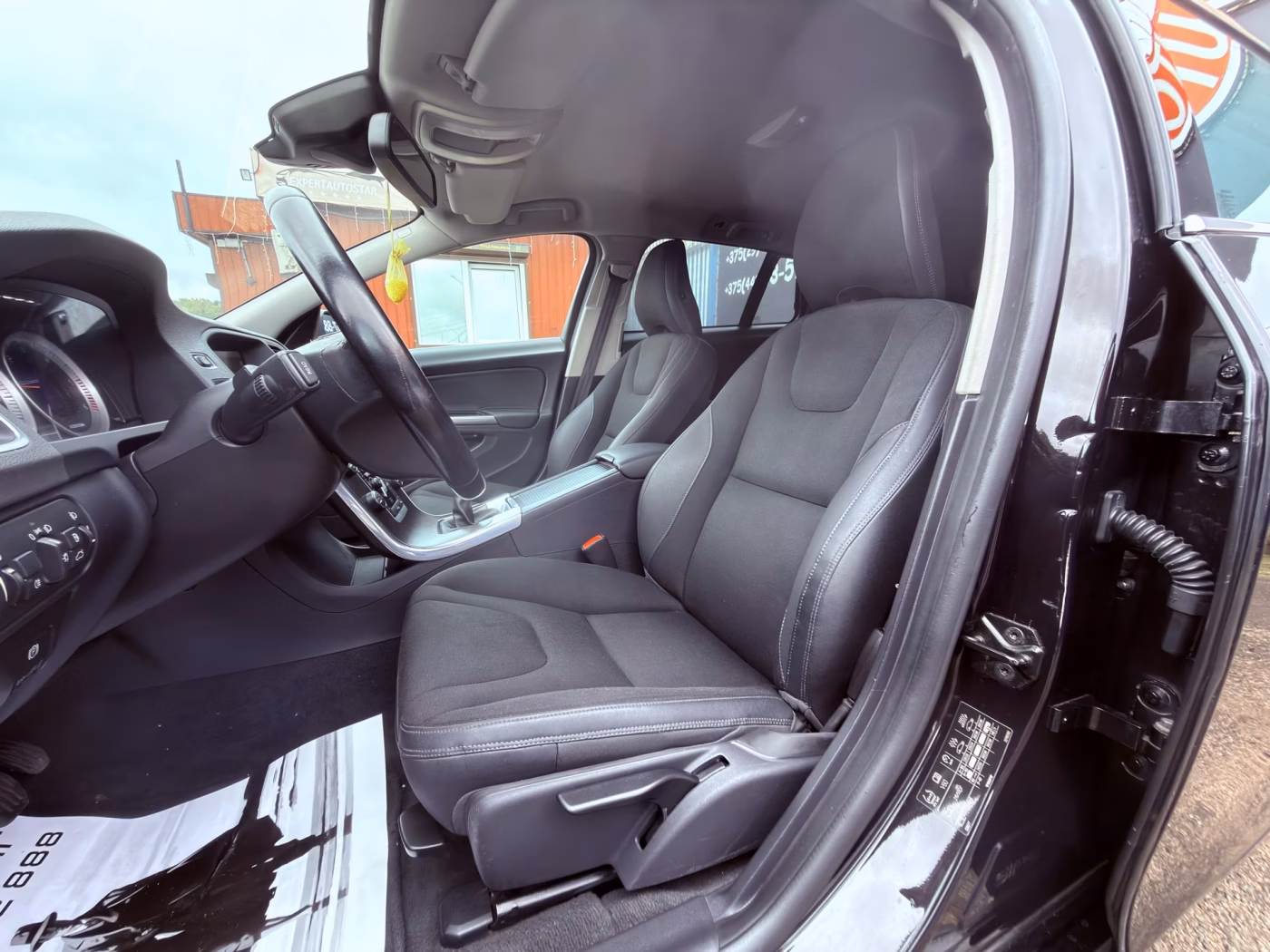 Volvo V60 фото 10