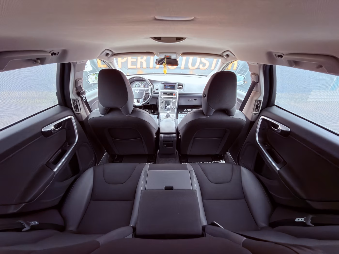 Volvo V60 фото 11