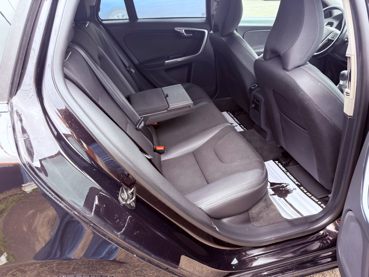 Volvo V60 фото 12