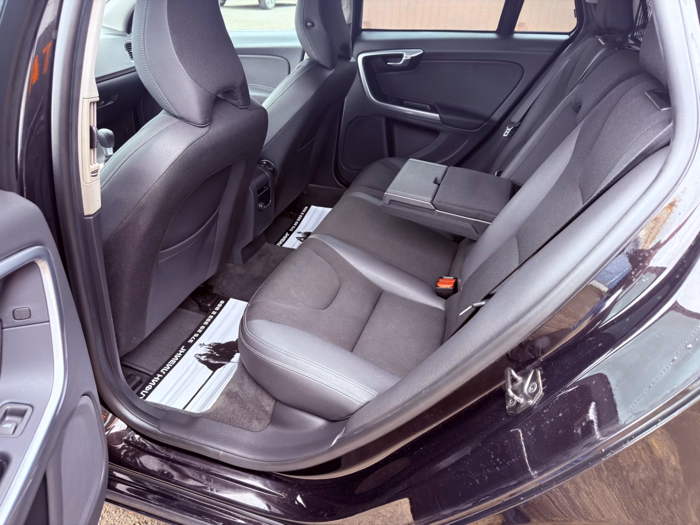 Volvo V60 фото 13