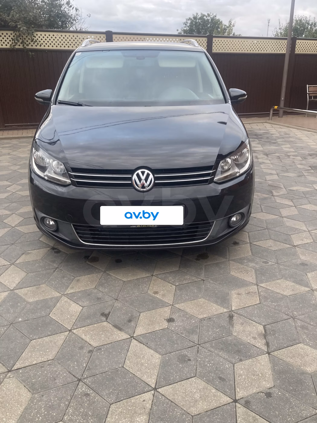 Volkswagen Touran фото 2