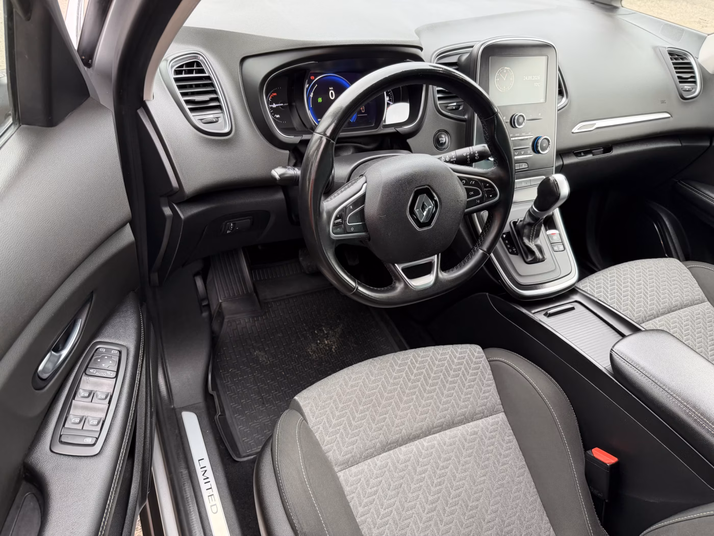 Renault Scenic фото 11