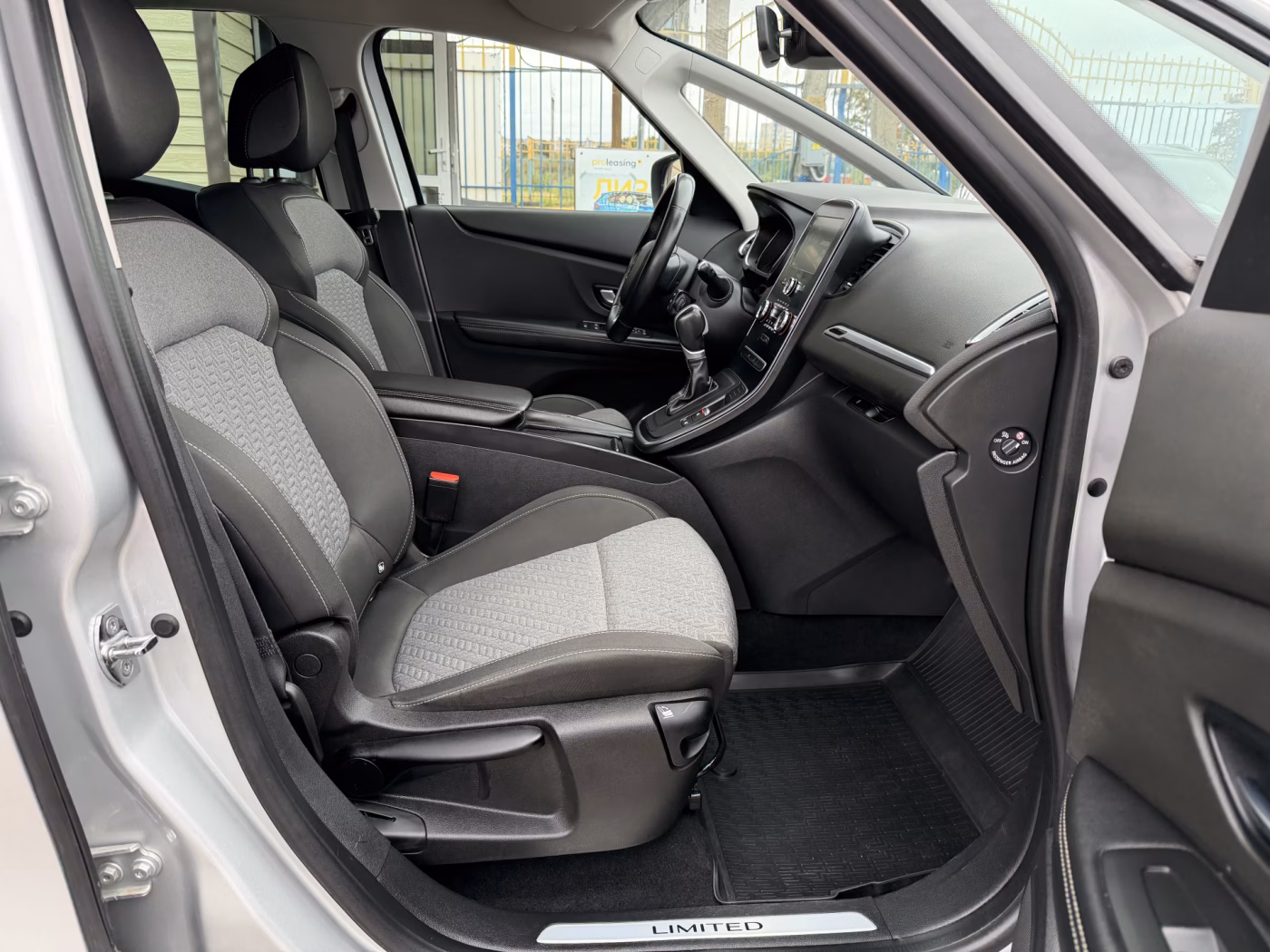 Renault Scenic фото 19