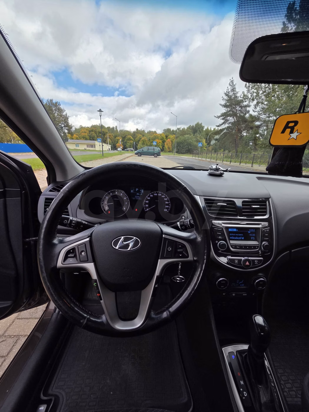 Hyundai Accent фото 8