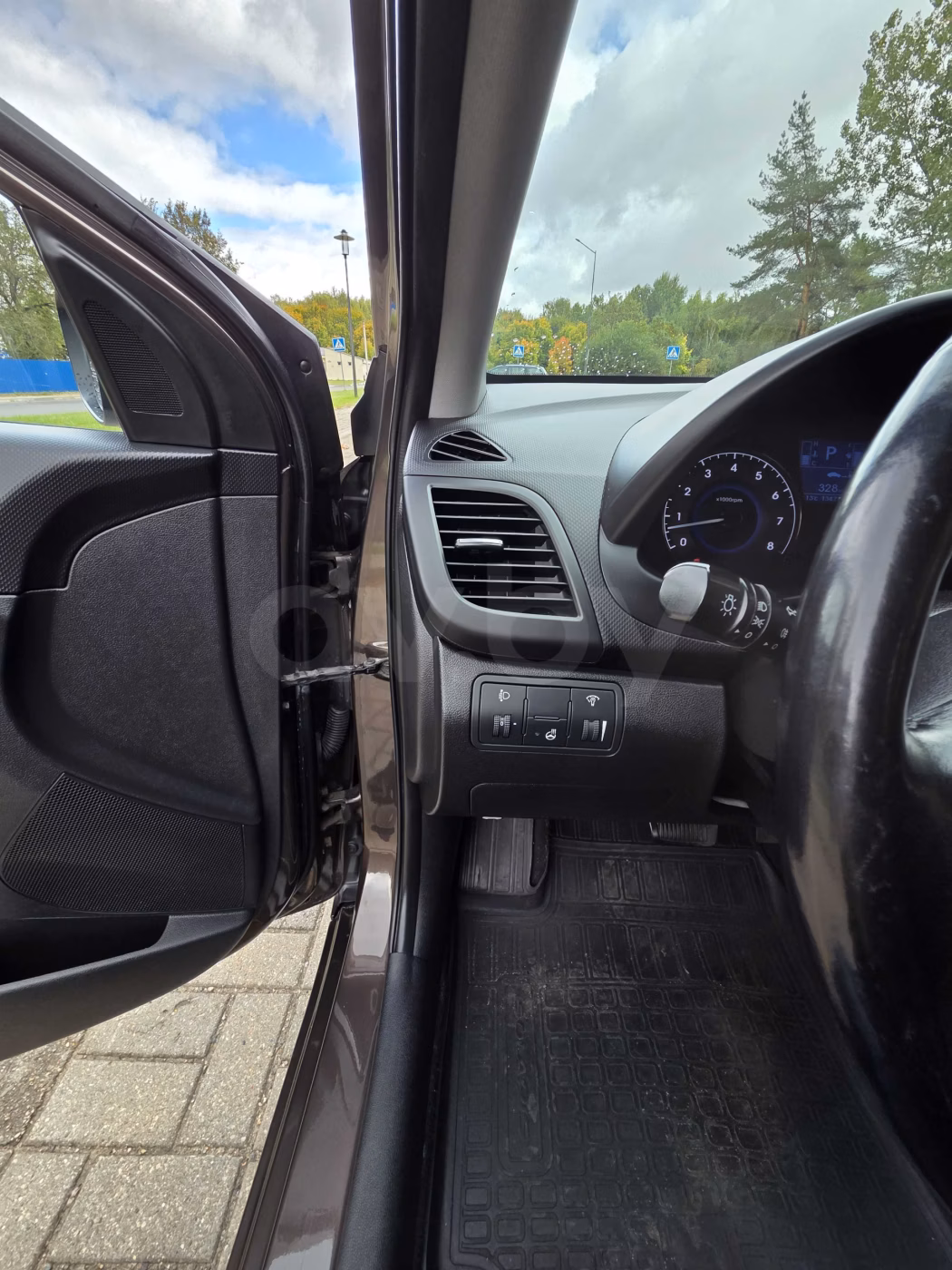 Hyundai Accent фото 11