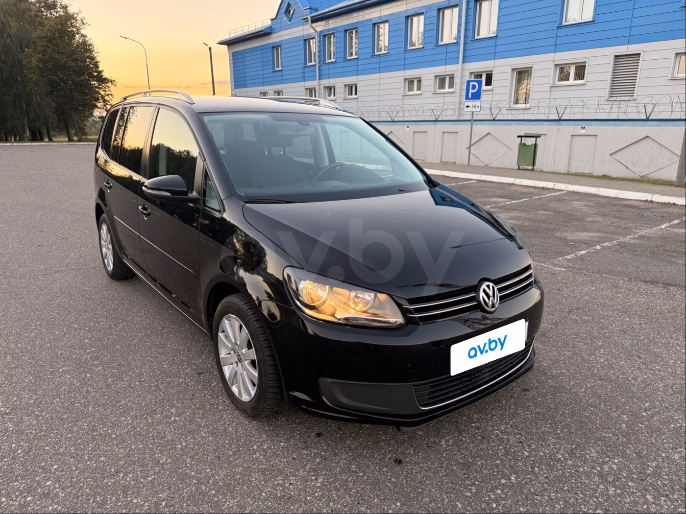 Volkswagen Touran фото 11