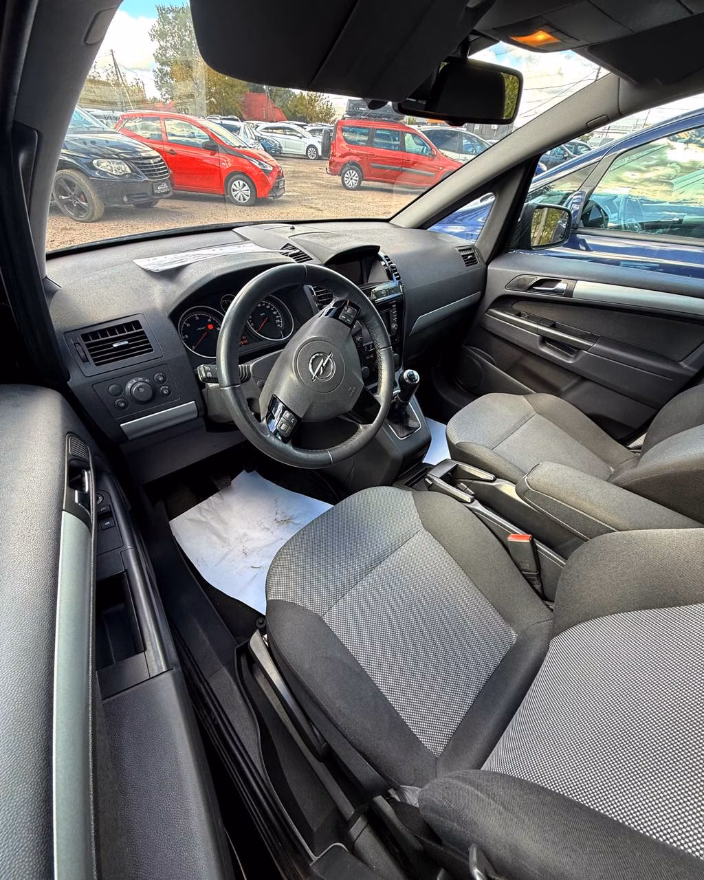 Opel Zafira фото 9