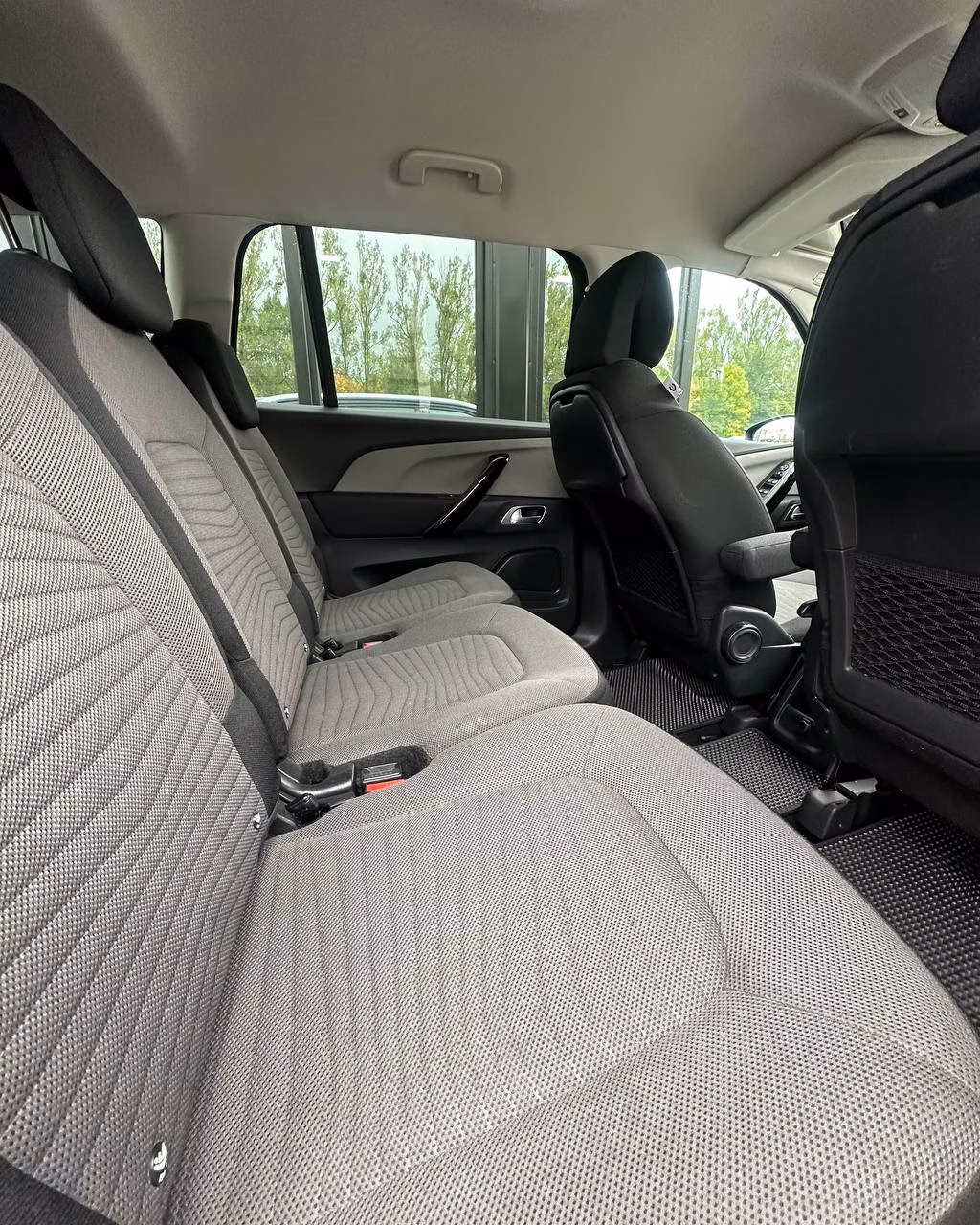 Citroen C4 Grand Spacetourer фото 12