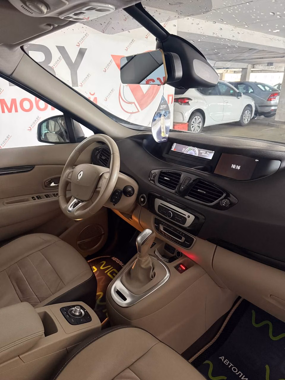 Renault Scenic фото 9