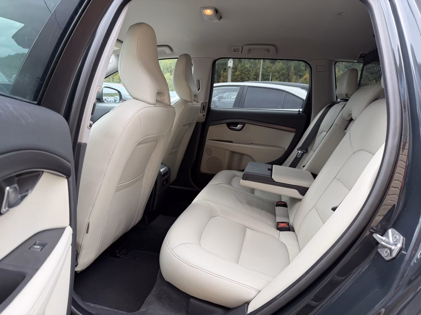 Volvo V70 фото 10