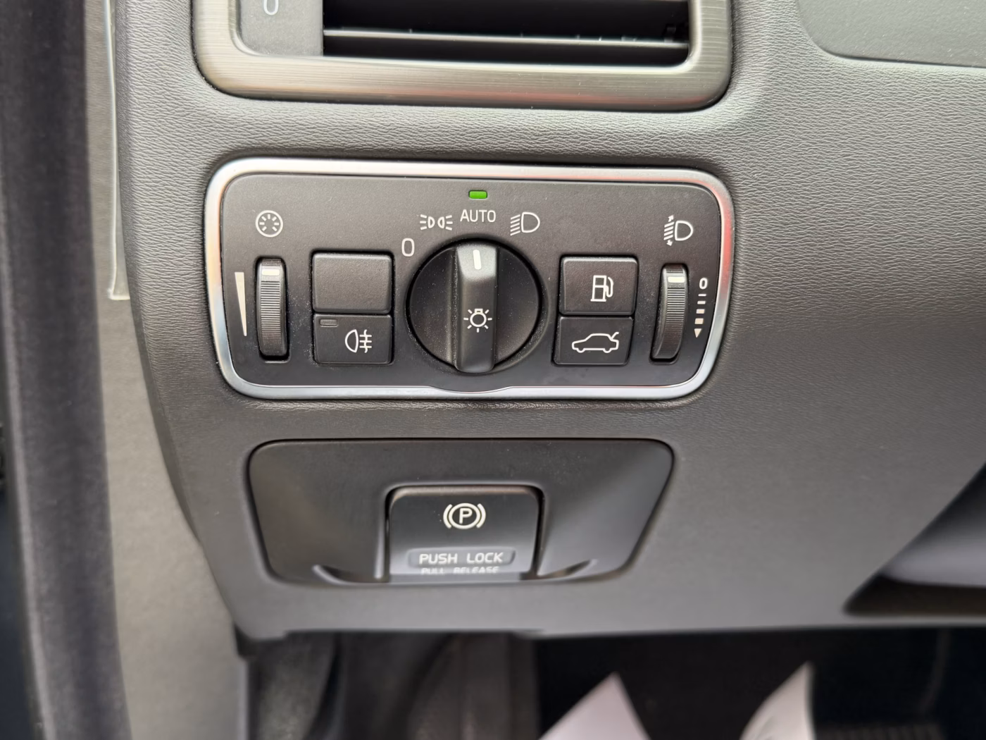 Volvo V70 фото 16