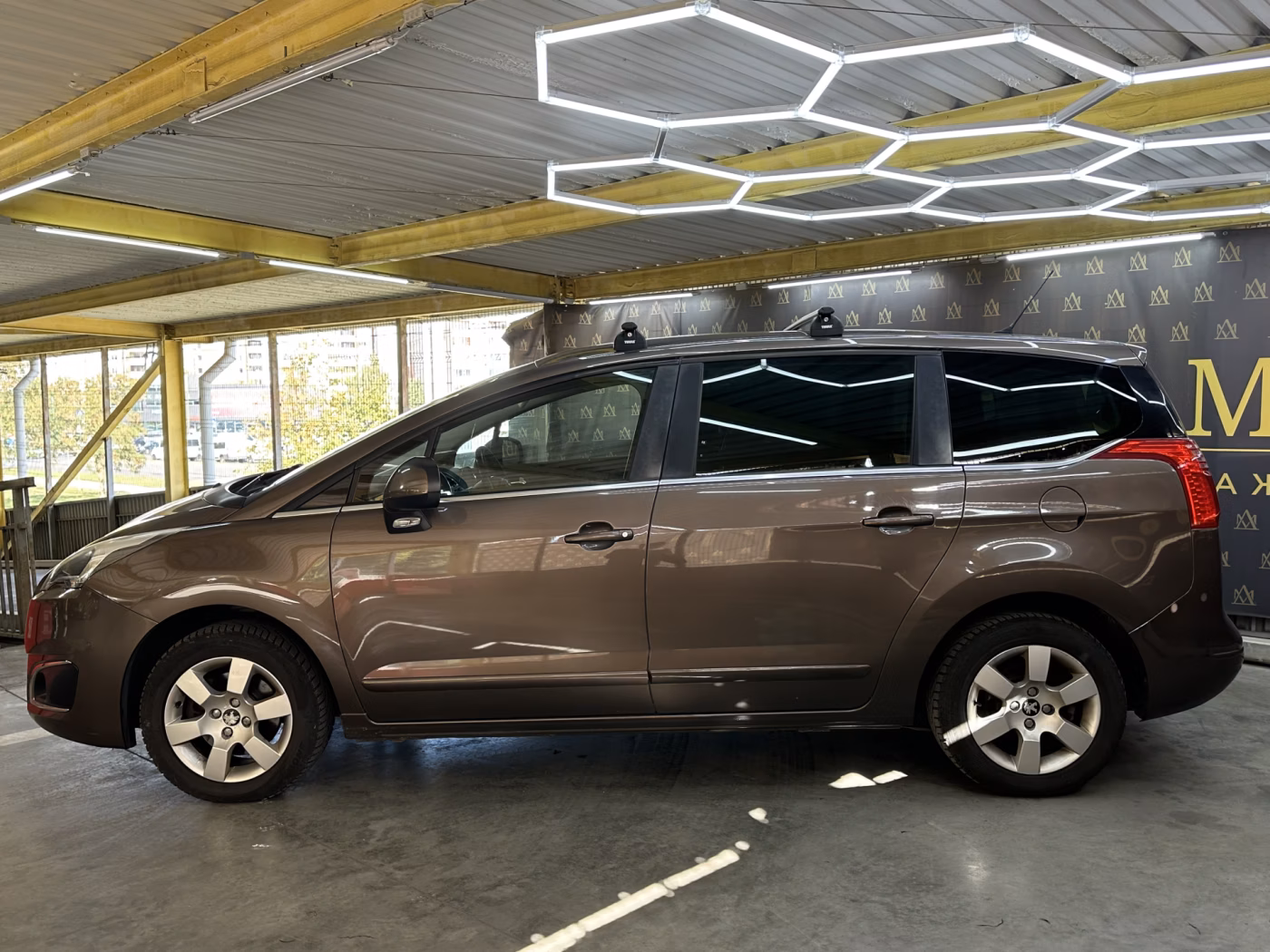 Peugeot 5008 фото 5