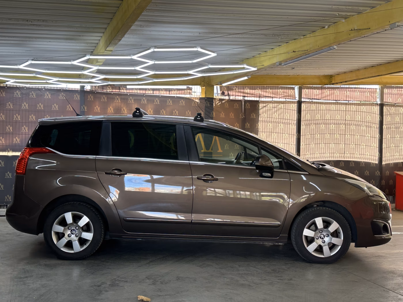 Peugeot 5008 фото 6