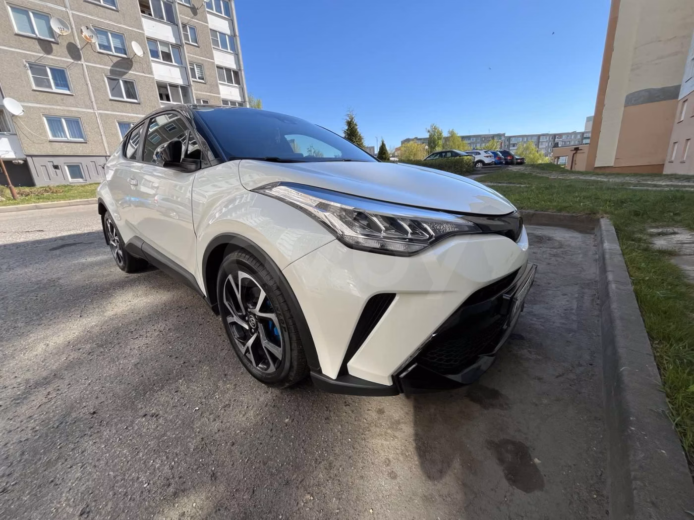 Toyota C-HR фото 3