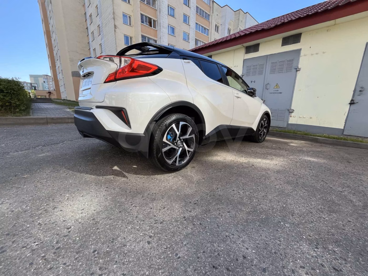 Toyota C-HR фото 4