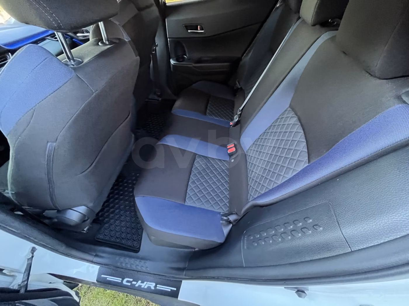 Toyota C-HR фото 9