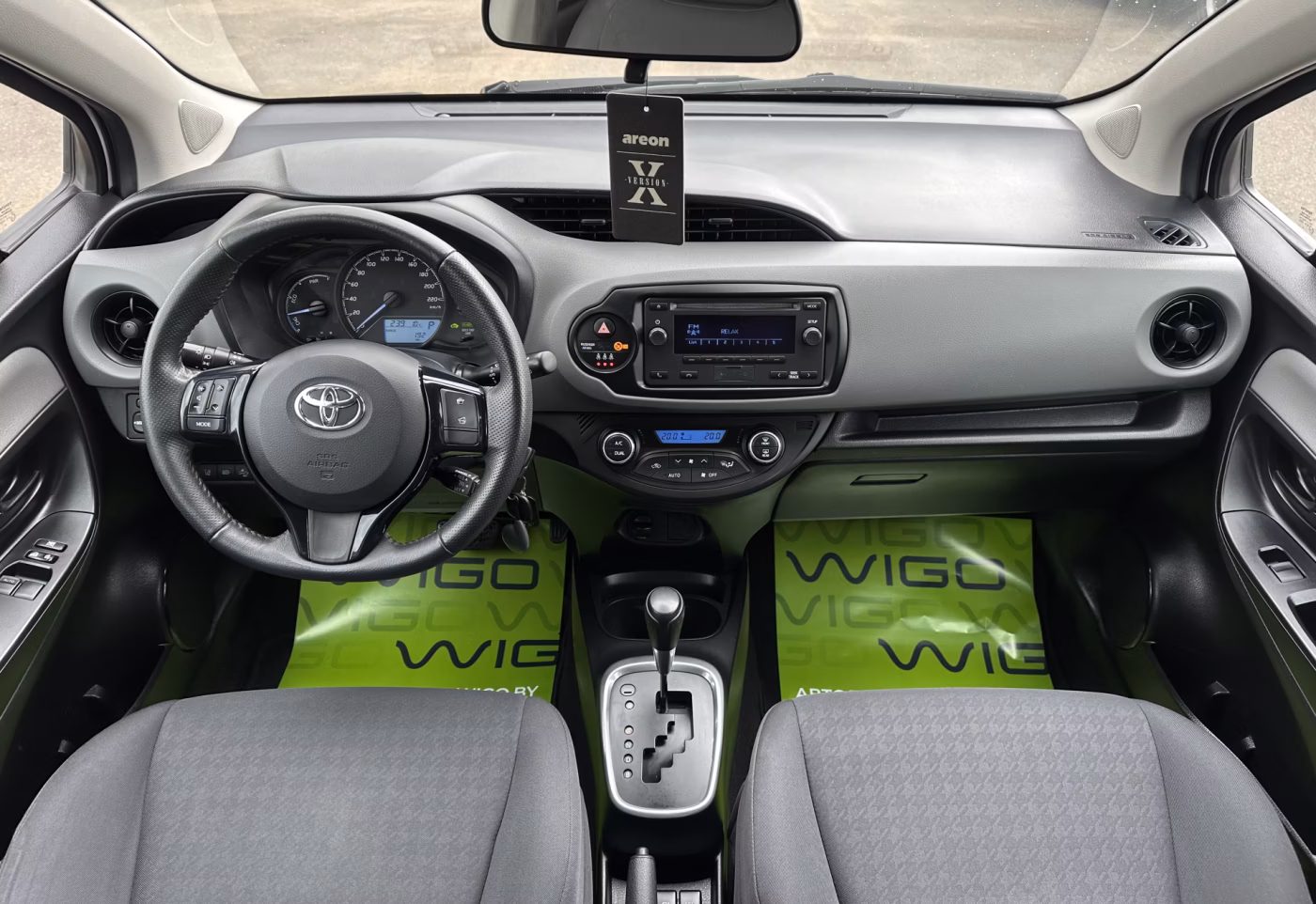 Toyota Yaris фото 13