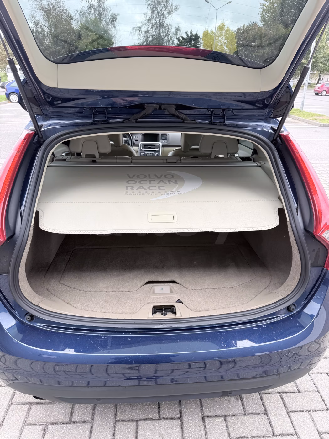 Volvo V60 фото 8