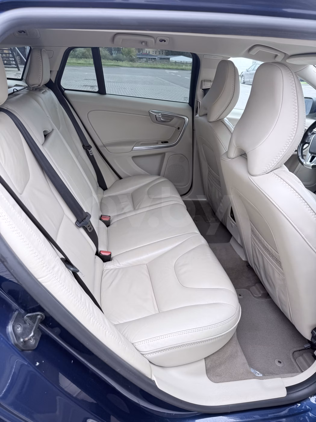Volvo V60 фото 9