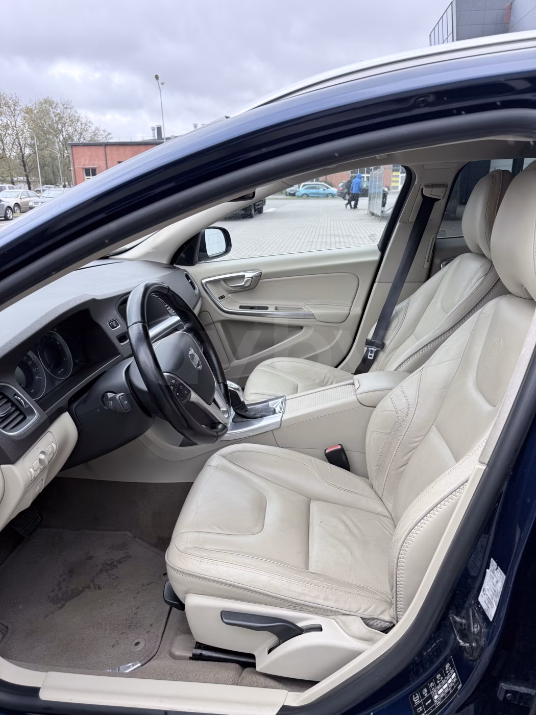 Volvo V60 фото 10