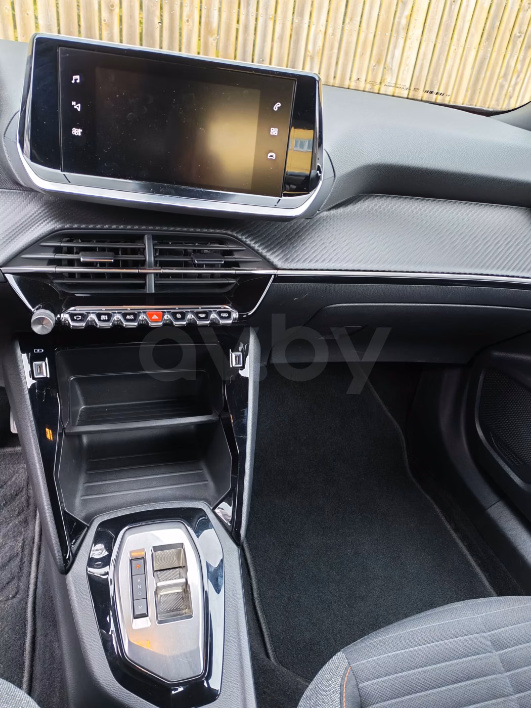 Peugeot 2008 фото 11