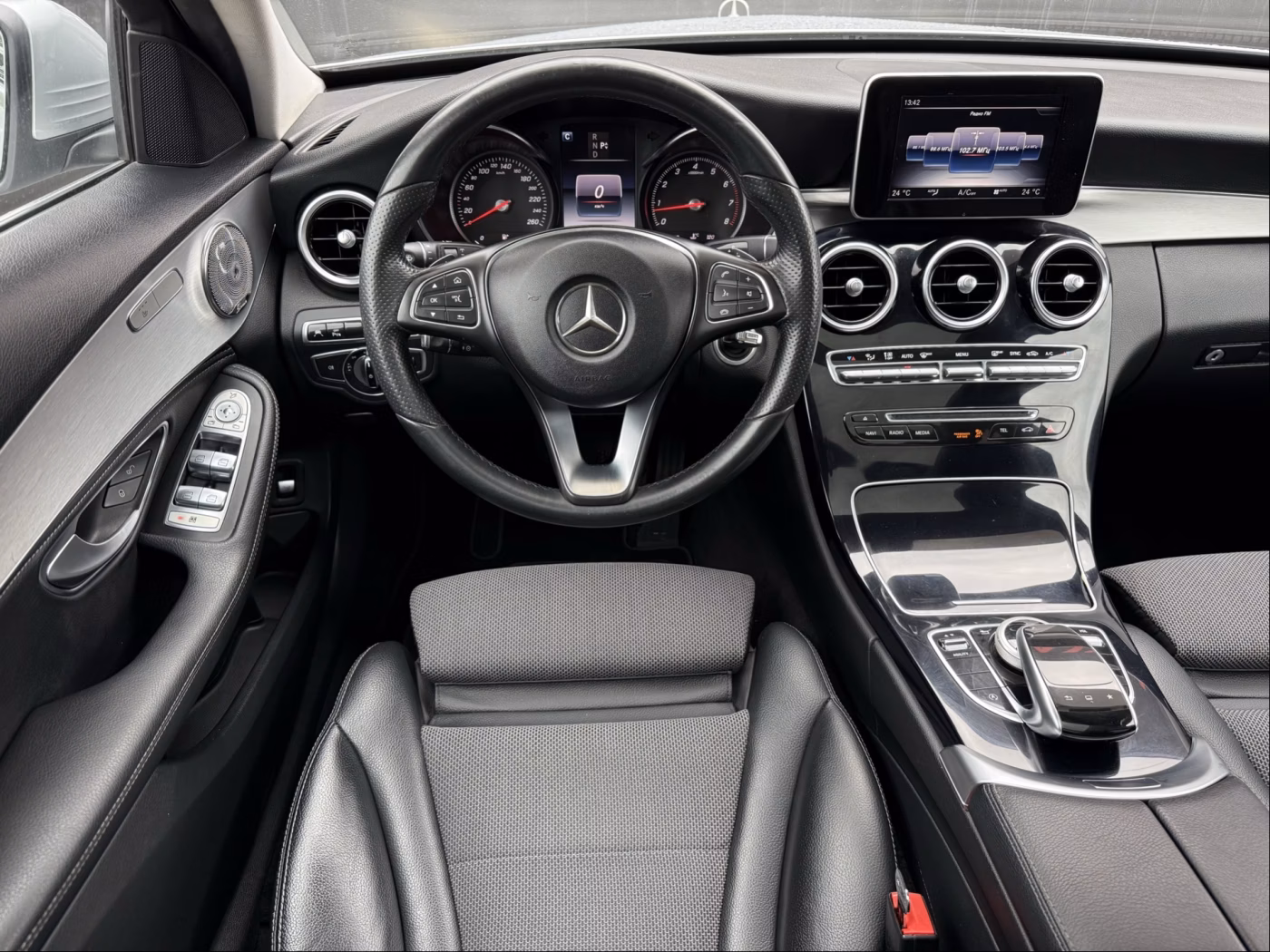 Mercedes-Benz C-Класс фото 10