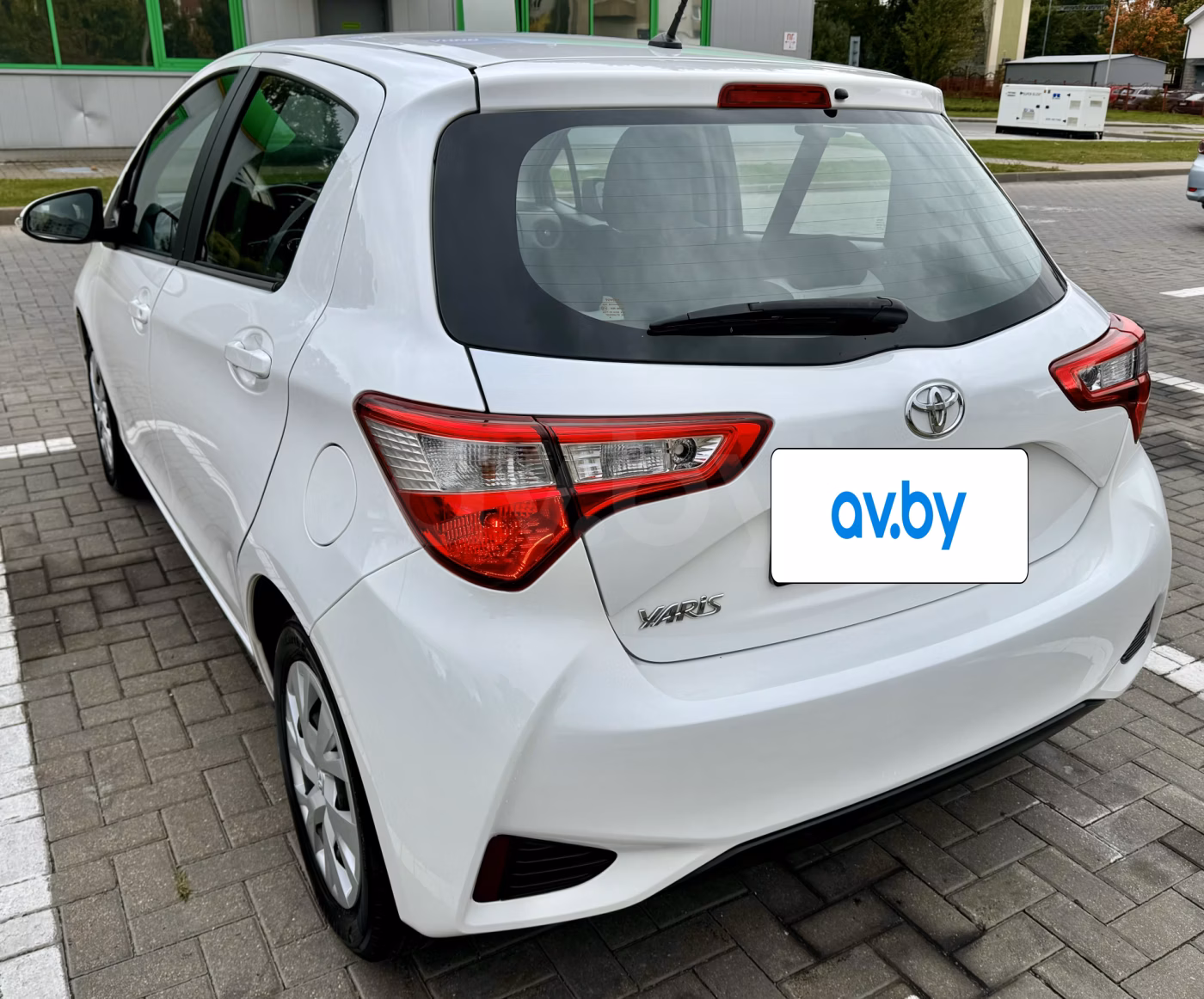 Toyota Yaris фото 6