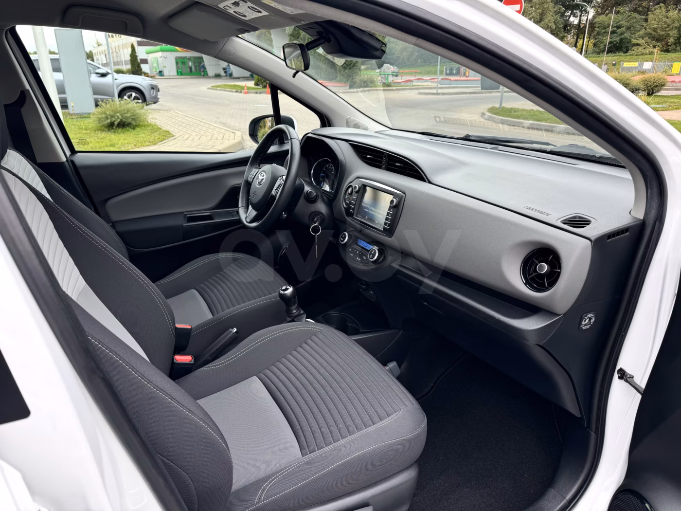 Toyota Yaris фото 10