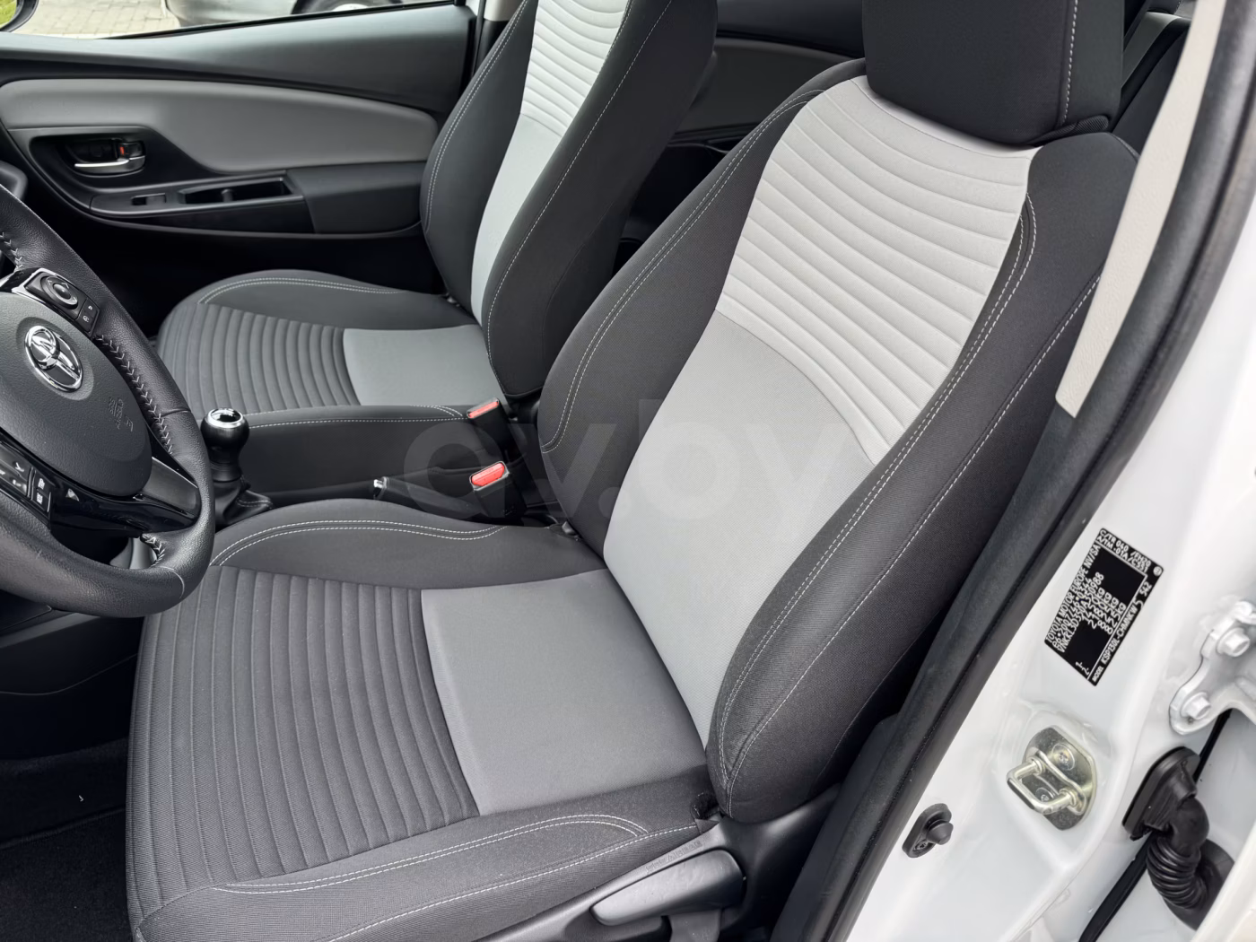 Toyota Yaris фото 11