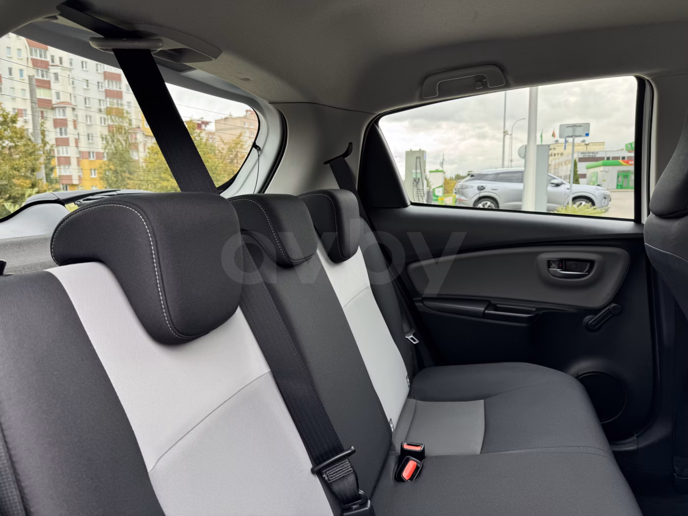 Toyota Yaris фото 14