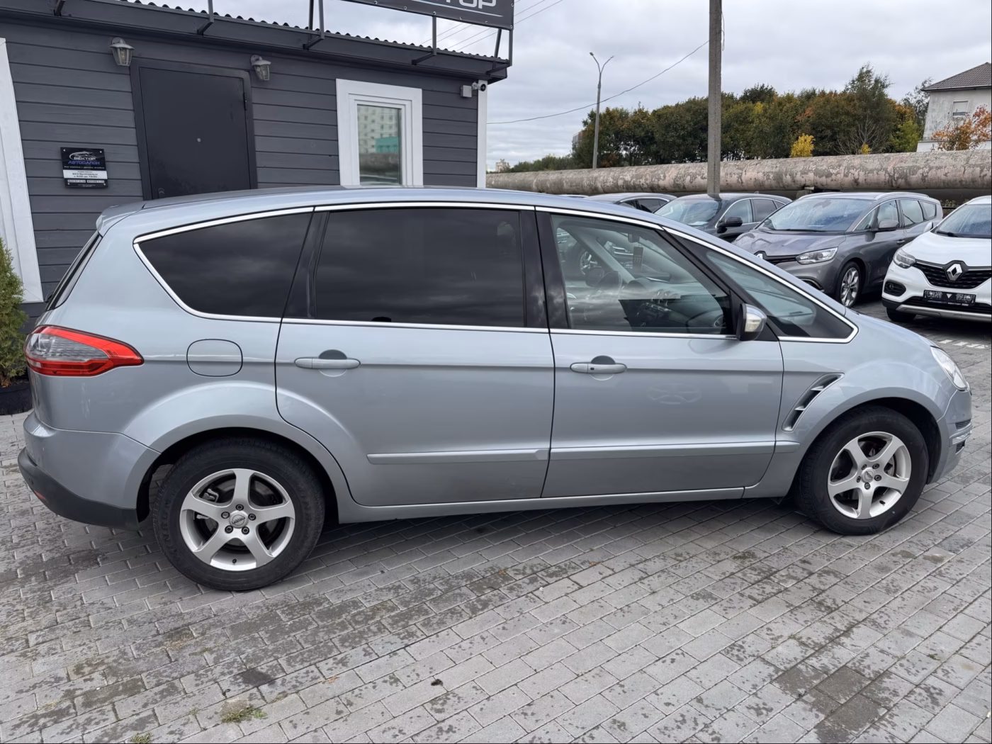 Ford S-MAX фото 8