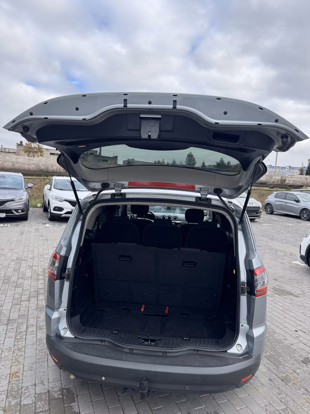 Ford S-MAX фото 10